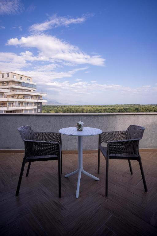 Sky Hotel Shkodër Exterior foto